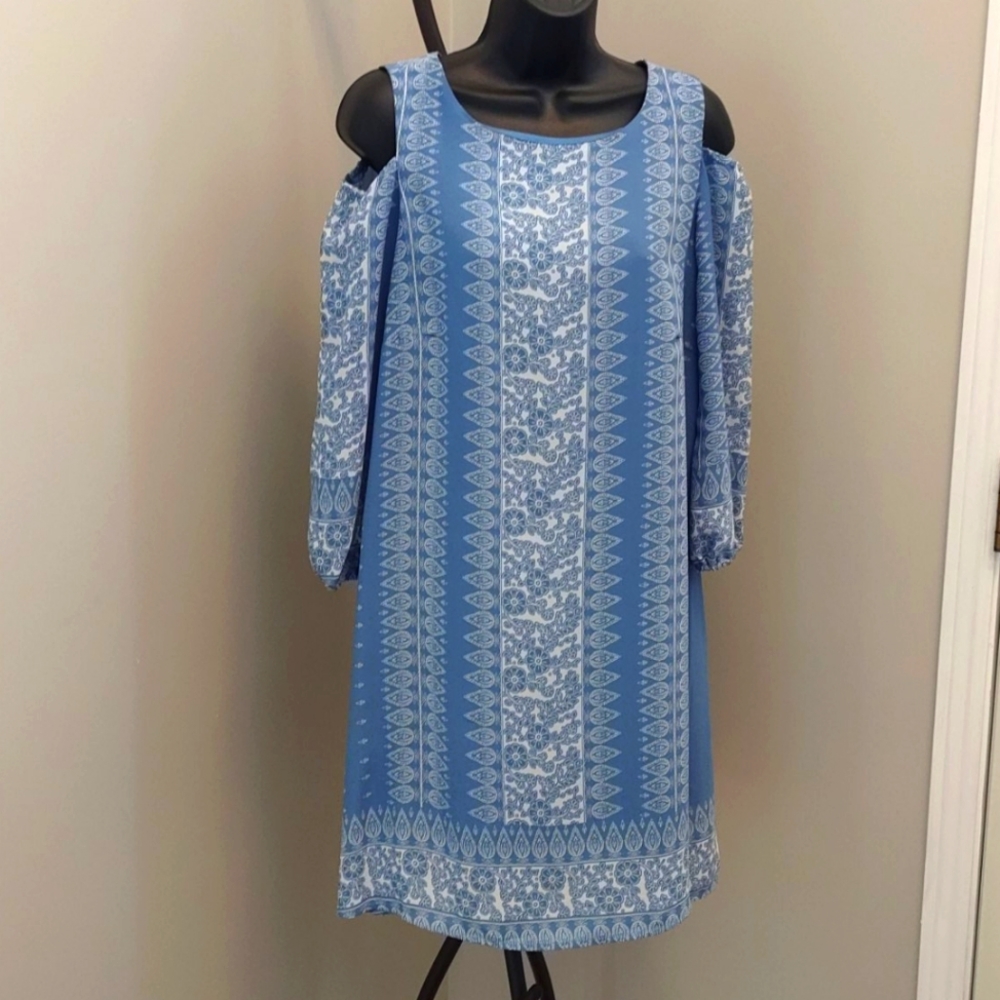 Cold shoulder blue floral mid length dress